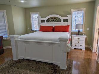 King Size Bed Set - Everything For $550