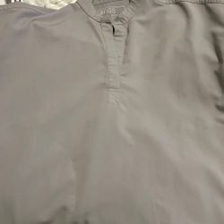 Women’s Medium Grey Figs Scrubs