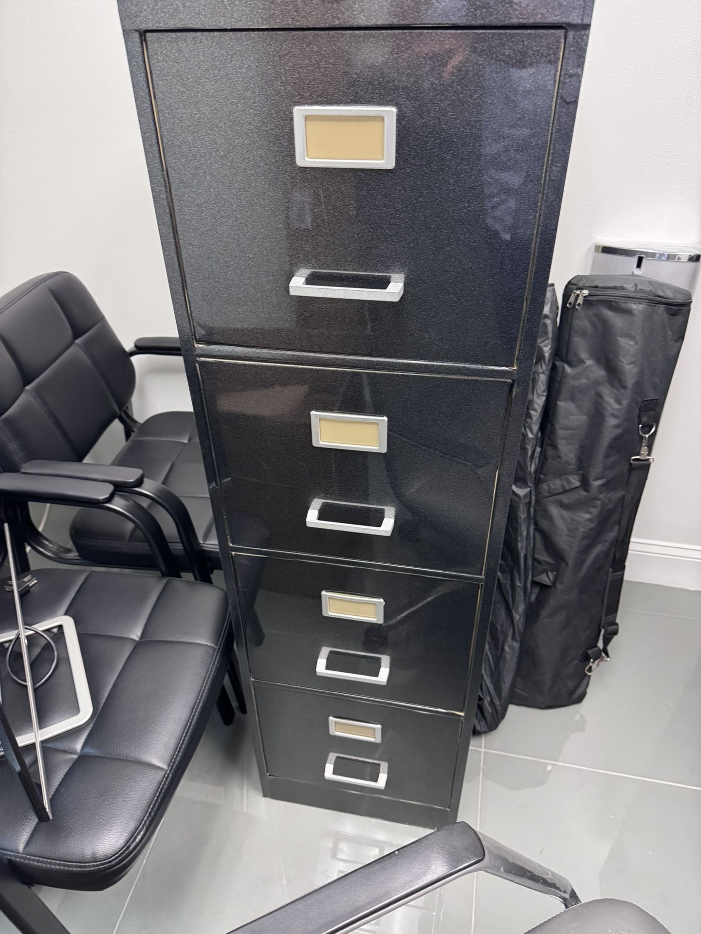 Office Desk &chairs - Draws