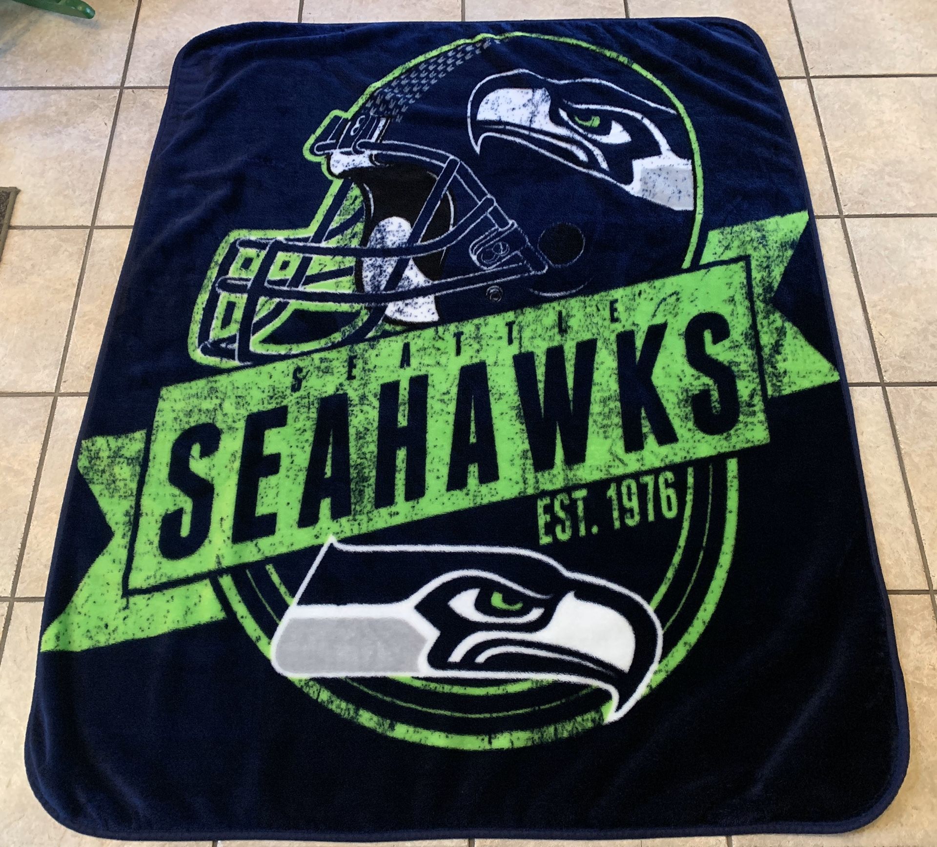 🏈💙💚 Seahawks Fleece Throw Blanket Measures 44”Wx58”L