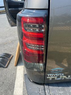 2010 Toyota Tundra Crew Cab 4x4 5.7L 4x4 207k Miles Runs, Looks Great