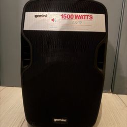 Gemini AS-2112P 12’’  powered  loudspeaker with  a speaker cord