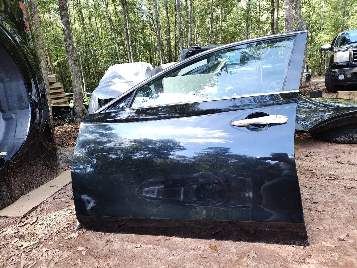 Driver Side Door For 2017 Nissan Sentra With Glass OEM Part