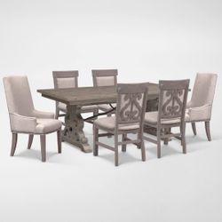 FOR SALE DINNING TABLE LIKE NEW