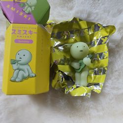 Smiski Sunday Series Play Guitar UkuleleToy Decor Illuminated Glow At Dark