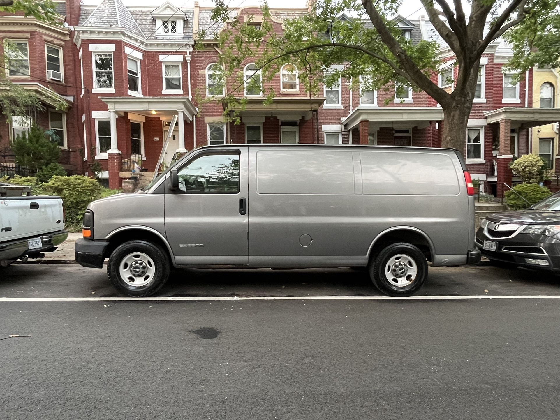 2006 GMC SAVANNAH