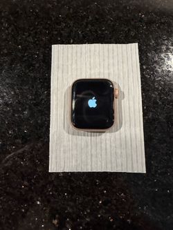 LOCKED Apple Watch Series 4 Rose Gold Finish 40mm Case Size