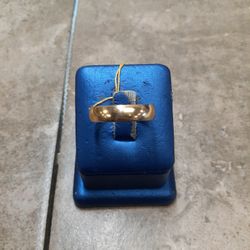 WEDDING  BAND  10K  SIZE 1O 1/2 , 3.3GR