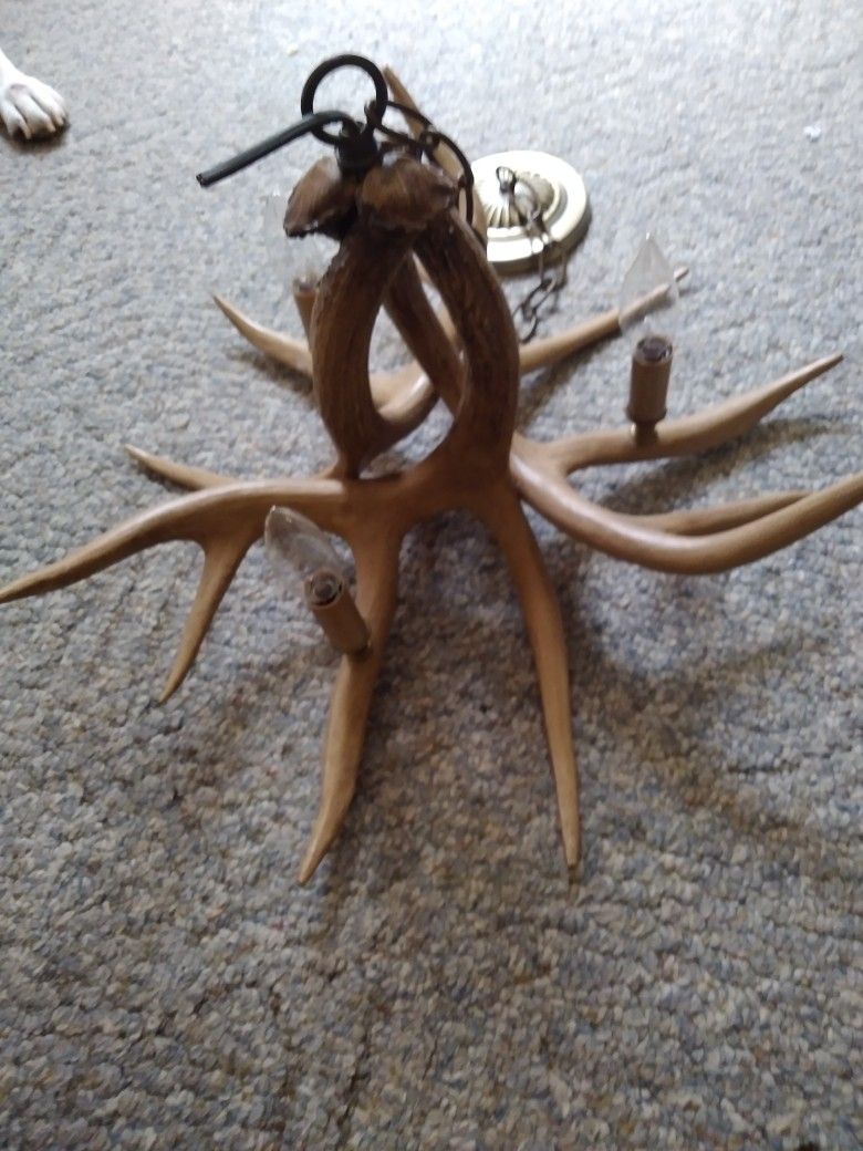 DEER. RACK 3 LIGHT. FIXTURE HANGS 2 FOOT