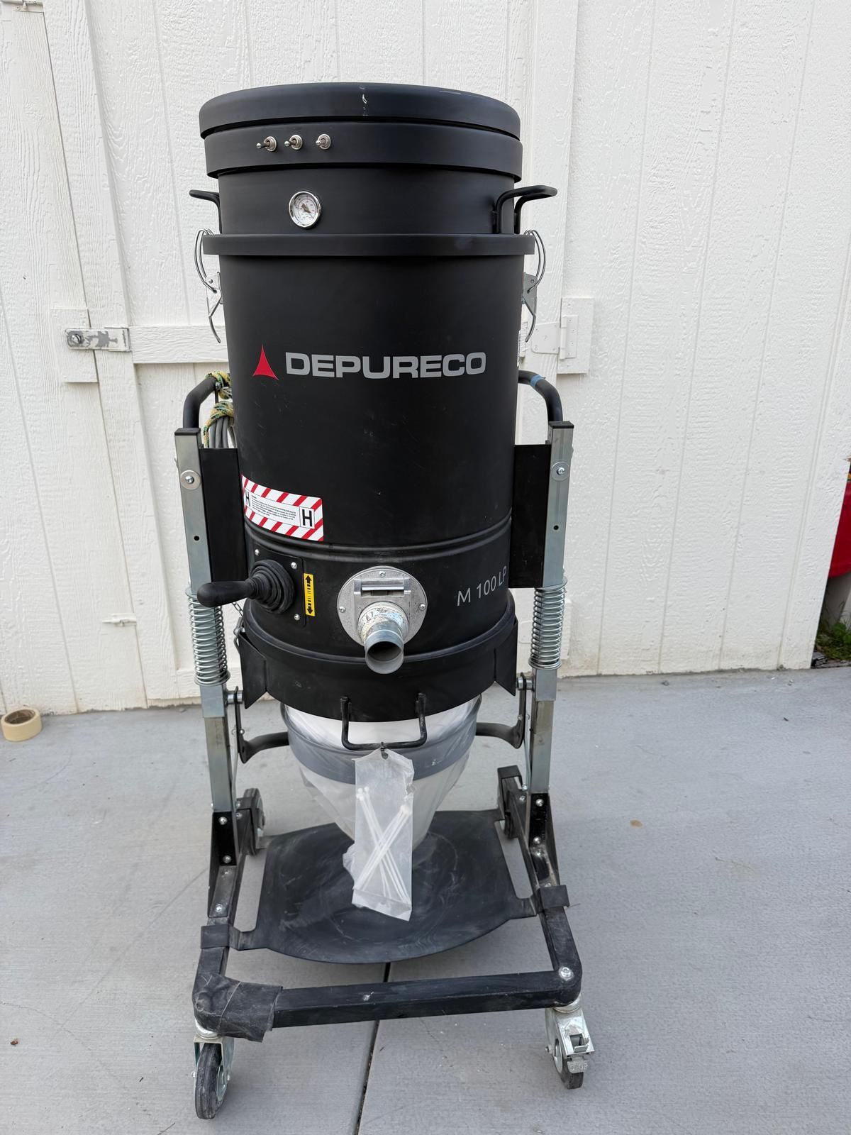 Depureco M100 Industrial Vacuum