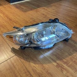 2009/2010 Toyota Corolla Headlight 