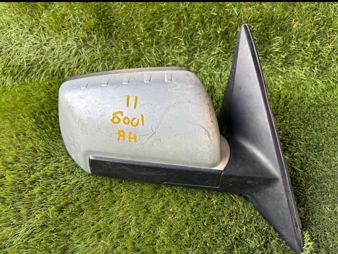 2011 Kia Soul Passenger RH Side Mirror 