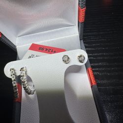 Nuevo Dos Pares De Aretes