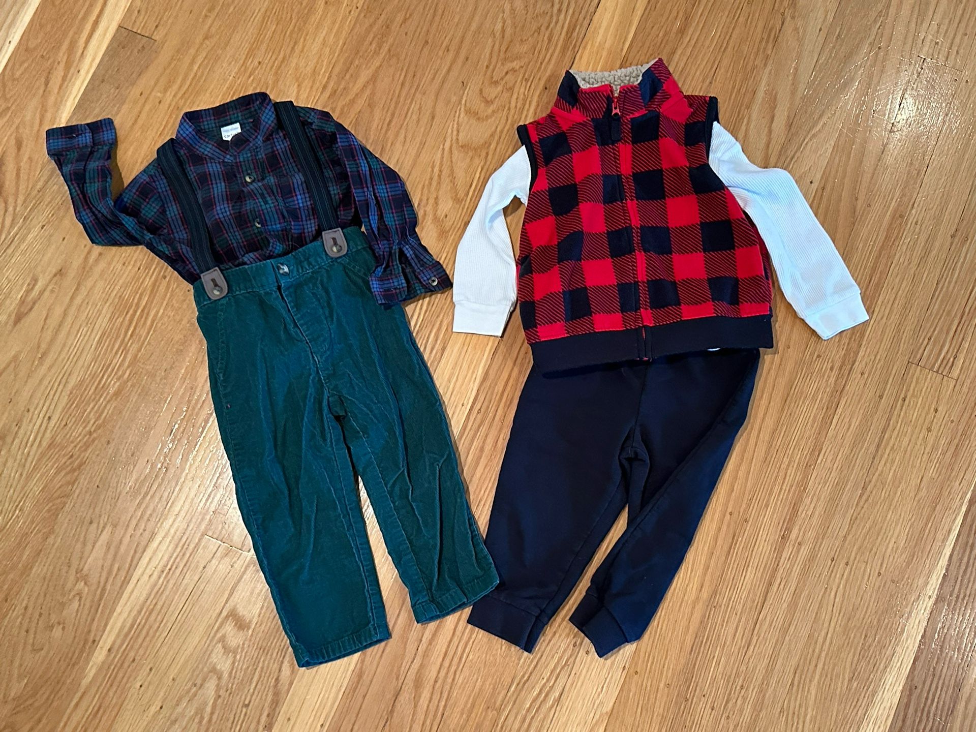 Carter’s Set Of Clothes 18M