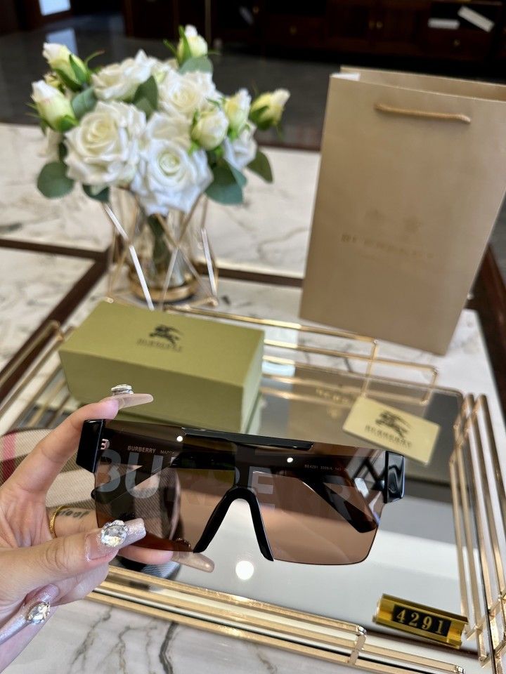 Burberry's best-selling glasses