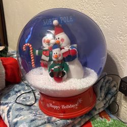 Christmas Snow Globe