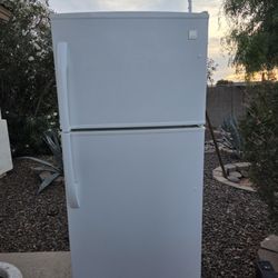 Daewoo FRG1820BRW Refrigerator 