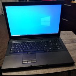 Dell i7 laptop with a 512GB SSD, 32GB RAM, a backlit keyboard & charger for $279.99 obo