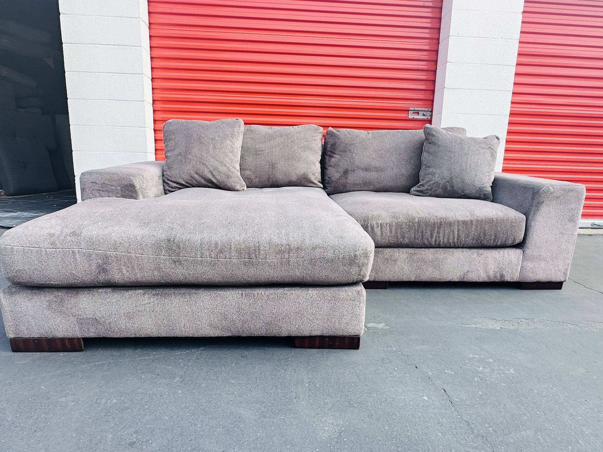Ashley Furniture Manzani 2-Piece Sectional with Chaise sala couch sofa