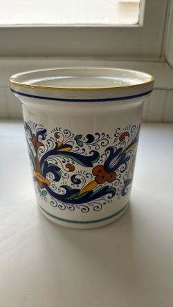 Sur La Table utensils crock or pot