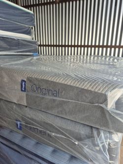 NEW  KING SIZE CASPER MATTRESS