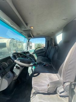 2014 Isuzu NPR HD 16ft Box Truck