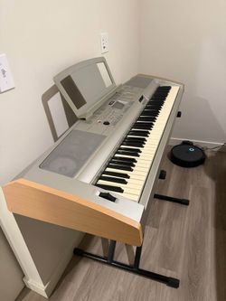Digital Keyboard - Yamaha Portatone
