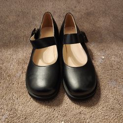 New Mary Jane Shoes Size 6 1/2. I Dont Ship Only Pick Up Sorry.