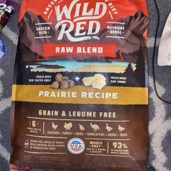 BRAND NEW UNOPENED!! Stella & Chewy's Wild Red Dry Dog Food Raw Blend High Protein Grain & Legume Free Prairie Recipe, 21 lb. Bag RETAILS FOR $93.99 o