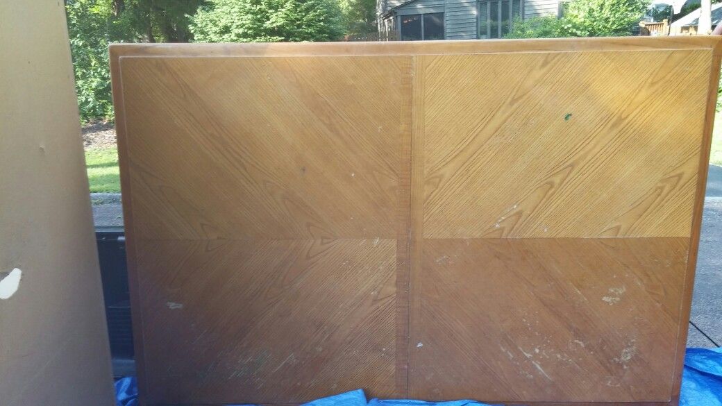Solid Kitchen table made in the 80s***$30****