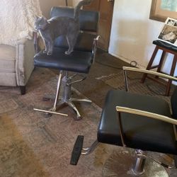 BARBER CHAIRS SET   SPIN HARDWARE AND hydraulics too