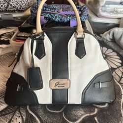 GUESS PURSE