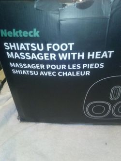 Nektek Shiatsu Foot Massager Powered and Heated NEW open box