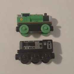 2 Thomas & Friends Magnetic Wooden Cars