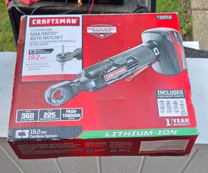 Highly sought-after Craftsman C3 19.2V Max Axess Auto Ratchet Kit (Model 939558).