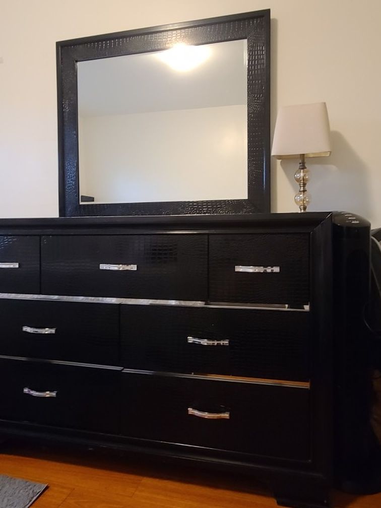 Black Bedroom Set