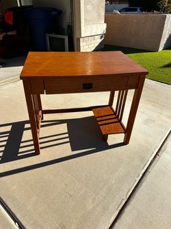 Desk - 36x24x30h
