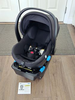 Clek Liing Infant Car Seat with Base
**Please Read Description**