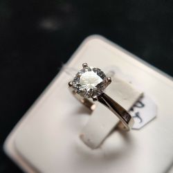 2.0 Ct Diamond 💎 Engagement Or Anniversary Ring 💞