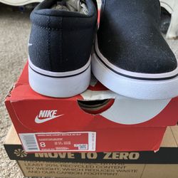 WOMENS SIZE 8 VANS STYLE 