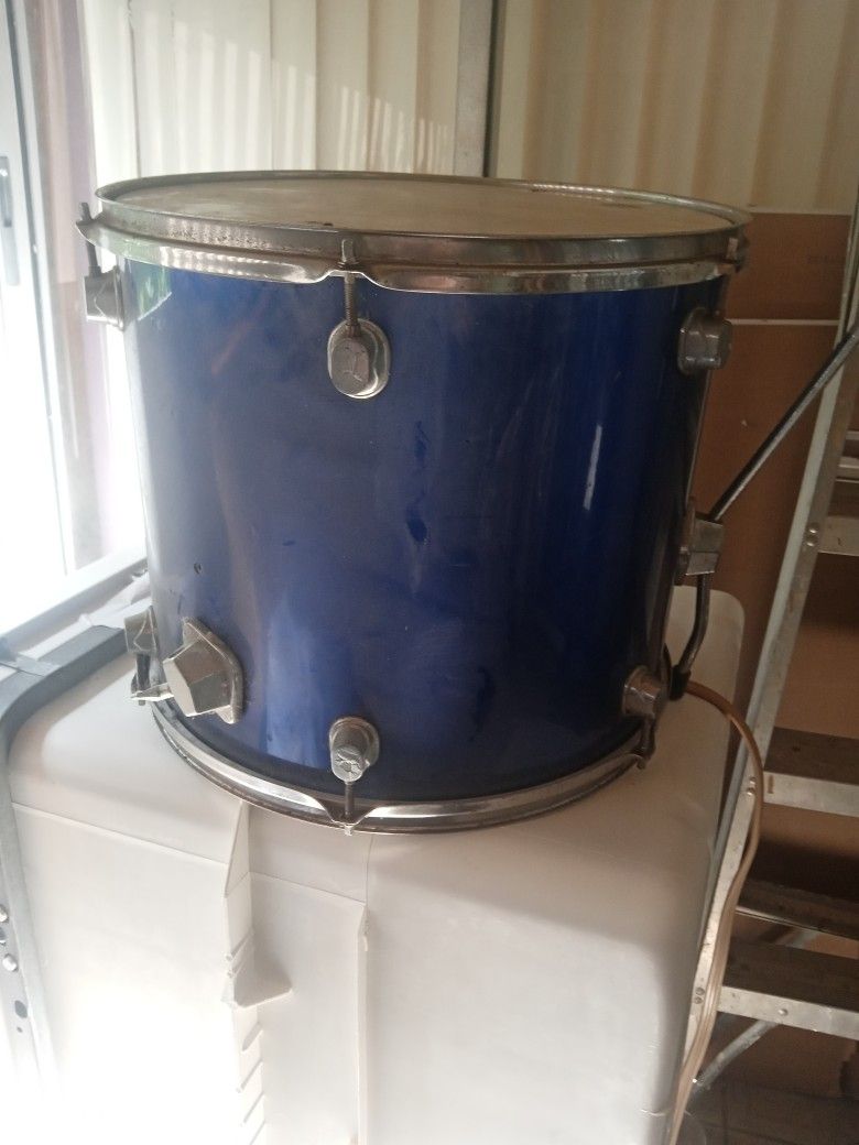 Large Tom Drum ...... brand D2
