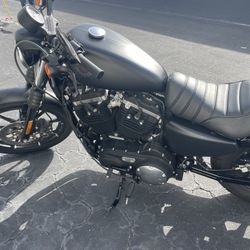 Harley Davidson 883 Iron 