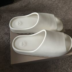 Yeezy Slide Size 13