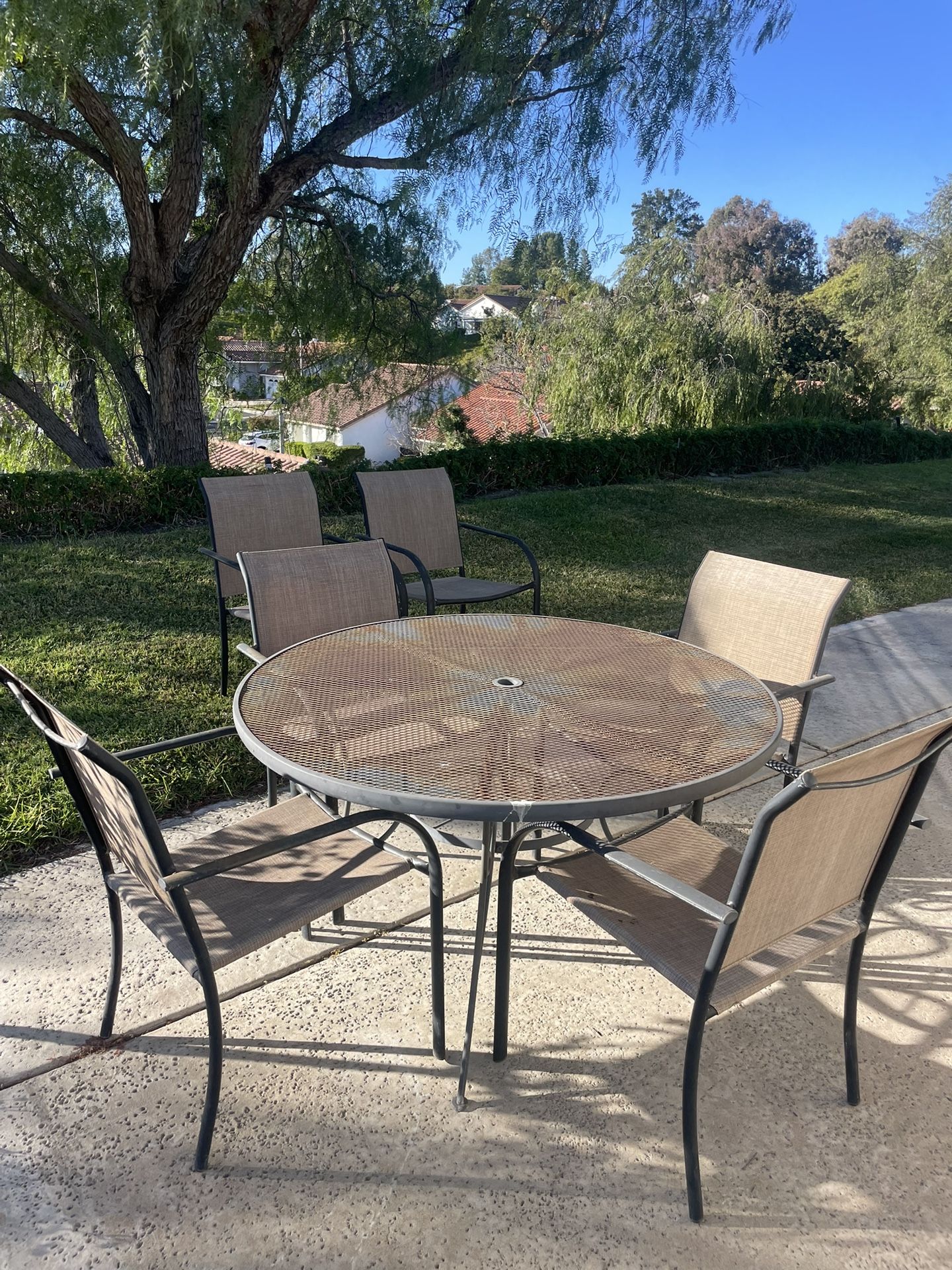 Table and chairs 