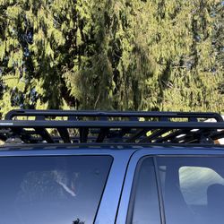 Yakima Lockload roof rack 84x54