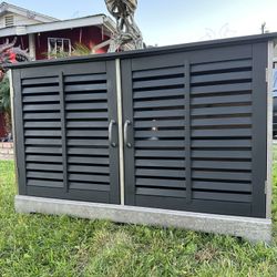 Beautiful UNIQUE Two-Tone TV Stand Media / Storage Cabinet With Adjustable Height Shelves And Magnetic Doors - VERY CLEAN