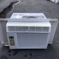 Very Good Condition Keystone Air Conditioner 