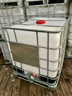 275 Gallon Food Grade IBC Totes / Rain Water Storage Containers
