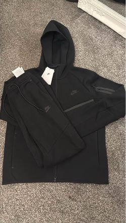 Nike tech large set