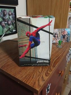 Spiderman Statue New